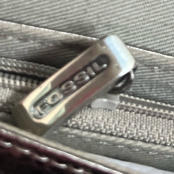 Fossil leather wristlet wallet organizer - Picture 6 of 9